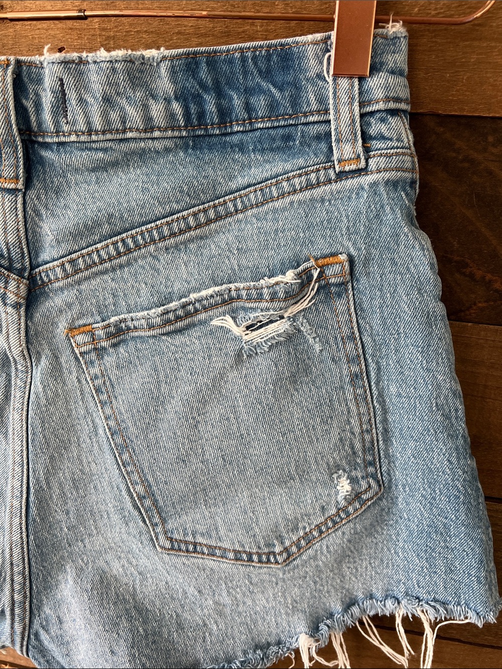Abercrombie & Fitch Women's Curve Love High Rise Denim Mom Shorts Size 28 / 6 - Picture 4 of 5